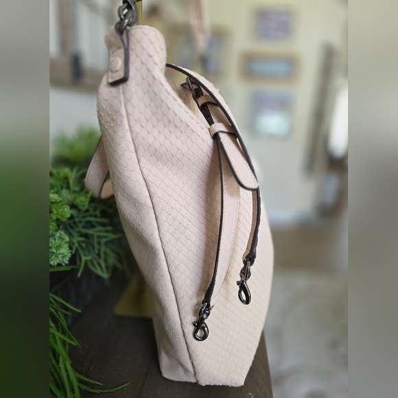 Rebecca Minkoff NWOT Blush/Pale Pink Scale Textured Leather Hobo/Crossbody - Picture 9 of 15